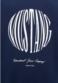 Mustang - MĘSKA BLUZA Z KAPTUREM MUSTANG LOGO Brighton Dress Blues 1014787 5334. Typ kołnierza: kaptur