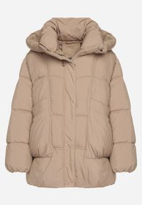 Born2be - Beżowa Pikowana Kurtka o Kroju Oversize z Kapturem Galandia. Okazja: na spacer, na co dzień. Typ kołnierza: kaptur. Kolor: beżowy. Materiał: poliester, jeans. Styl: casual, elegancki #6