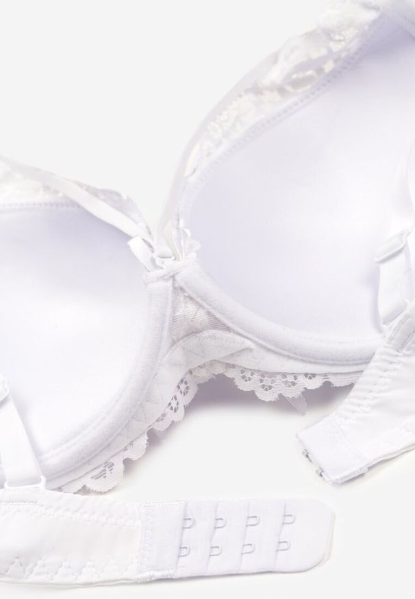 Born2be - Biały Biustonosz Koronkowy Push-Up z Ozdobnymi Cyrkoniami Hevantia. Kolor: biały. Materiał: koronka. Rodzaj stanika: push-up. Wzór: koronka, aplikacja