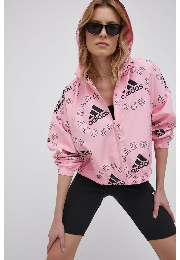 Adidas - adidas kurtka damska kolor różowy przejściowa oversize. Kolor: różowy. Materiał: skóra, materiał