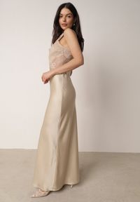 Born2be - Beżowa Koktajlowa Sukienka o Dopasowanym Kroju z Koronką Bermine. Okazja: do pracy, na wesele, na spotkanie biznesowe, na ślub cywilny. Kolor: beżowy. Materiał: koronka. Wzór: koronka. Typ sukienki: proste. Styl: wizytowy #2