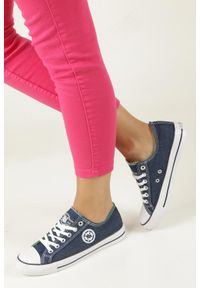 Casu - Niebieskie trampki jeansowe sznurowane casu 083. Kolor: niebieski. Materiał: jeans