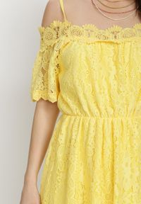 Born2be - Żółta Sukienka Alphyrtus. Kolor: żółty. Materiał: koronka. Długość rękawa: na ramiączkach. Wzór: koronka. Długość: mini #2