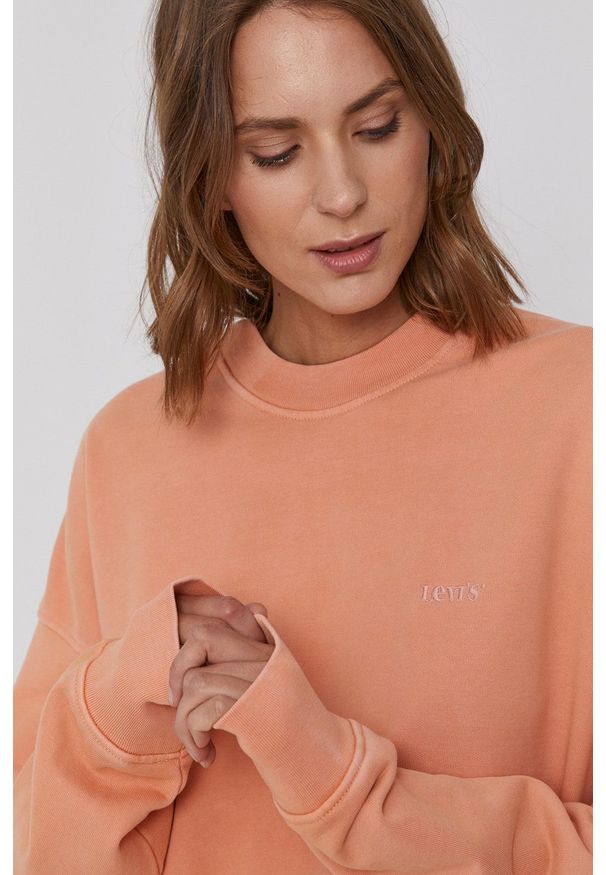 Levi's® - Levi's Bluza bawełniana A0886.0006 damska kolor pomarańczowy gładka. Okazja: na spotkanie biznesowe. Kolor: pomarańczowy. Materiał: bawełna. Długość rękawa: długi rękaw. Długość: długie. Wzór: gładki. Styl: biznesowy