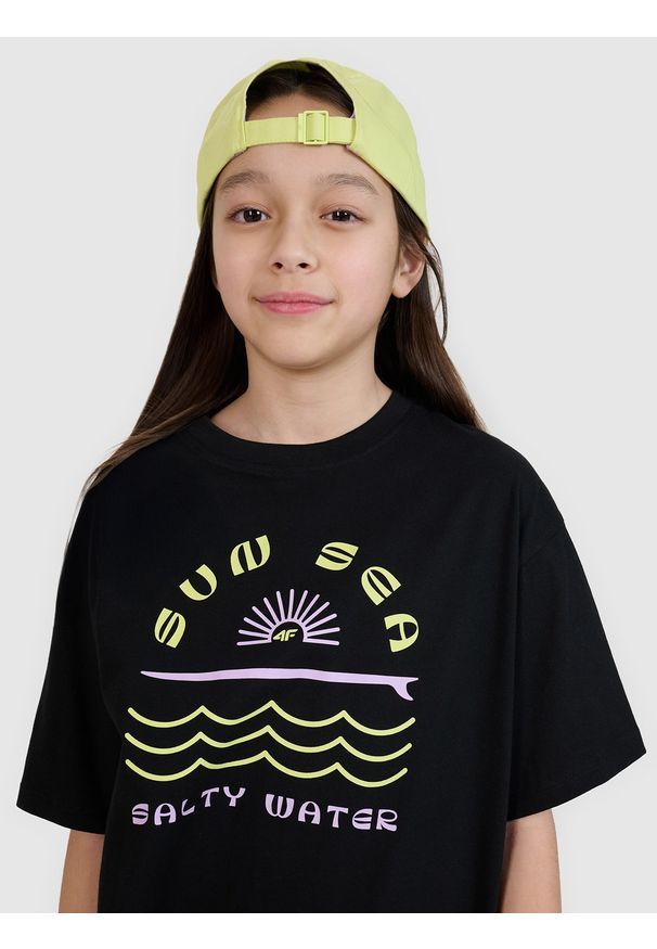 4f - 4F T-shirt oversize z nadrukiem dziewczęcy - czarny 146 (10-11 lat). Okazja: na co dzień. Kolor: czarny. Materiał: bawełna, jersey. Wzór: nadruk. Sezon: lato. Styl: klasyczny, sportowy, casual