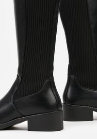 Renee - Czarne Casualowe Kozaki Typu Muszkieterki na Płaskiej Podeszwie Belissae. Okazja: na co dzień. Kolor: czarny. Materiał: jeans. Obcas: na płaskiej podeszwie. Styl: casual #4