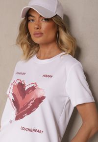 Renee - Biały T-shirt z Nadrukiem w Kształcie Serca Palalea. Okazja: na co dzień. Kolor: biały. Wzór: nadruk. Styl: klasyczny, casual #4