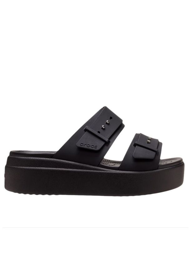Klapki Crocs Brooklyn Buckle 207431-001 - czarne. Kolor: czarny. Materiał: materiał. Wzór: paski. Sezon: lato. Obcas: na platformie. Styl: klasyczny