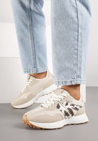 Born2be - Czarno-Białe Sneakersy z Geometrycznym Wzorem Rilestra. Okazja: na co dzień, na spacer. Kolor: czarny. Materiał: jeans. Wzór: geometria. Sport: turystyka piesza