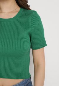 Born2be - Zielony Krótki T-shirt z Prążkowanej Dzianiny Clutia. Kolor: zielony. Materiał: prążkowany, dzianina. Długość: krótkie