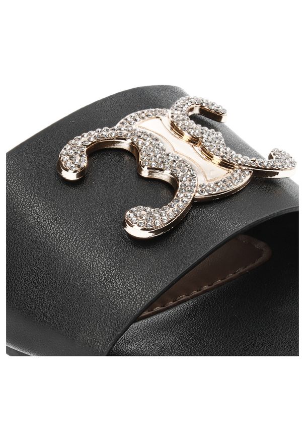 Czarne Klapki Givana Modne Obuwie Damskie. Okazja: na co dzień. Kolor: czarny. Materiał: jeans, materiał. Sezon: lato. Styl: casual, elegancki