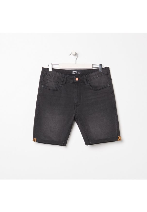 Sinsay - Szorty jeansowe slim fit - Szary. Kolor: szary. Materiał: jeans