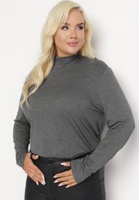 Born2be - Szary Golf Niinisto. Okazja: na co dzień. Typ kołnierza: golf. Kolekcja: plus size. Kolor: szary. Długość: długie. Wzór: jednolity. Materiał: jeans, skóra, dzianina. Długość rękawa: długi rękaw. Styl: casual, elegancki