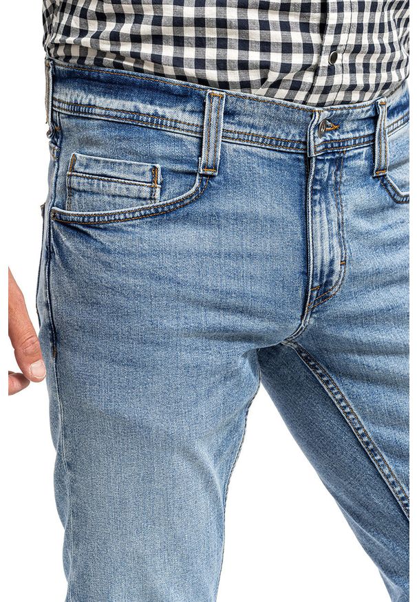 Mustang - MUSTANG OREGON TAPERED MĘSKIE SPODNIE JEANSOWE JEANSY DENIM BLUE 1014040 5000 202. Okazja: na co dzień, na spacer, na randkę. Stan: obniżony. Sezon: lato. Styl: wizytowy, klasyczny, elegancki, casual