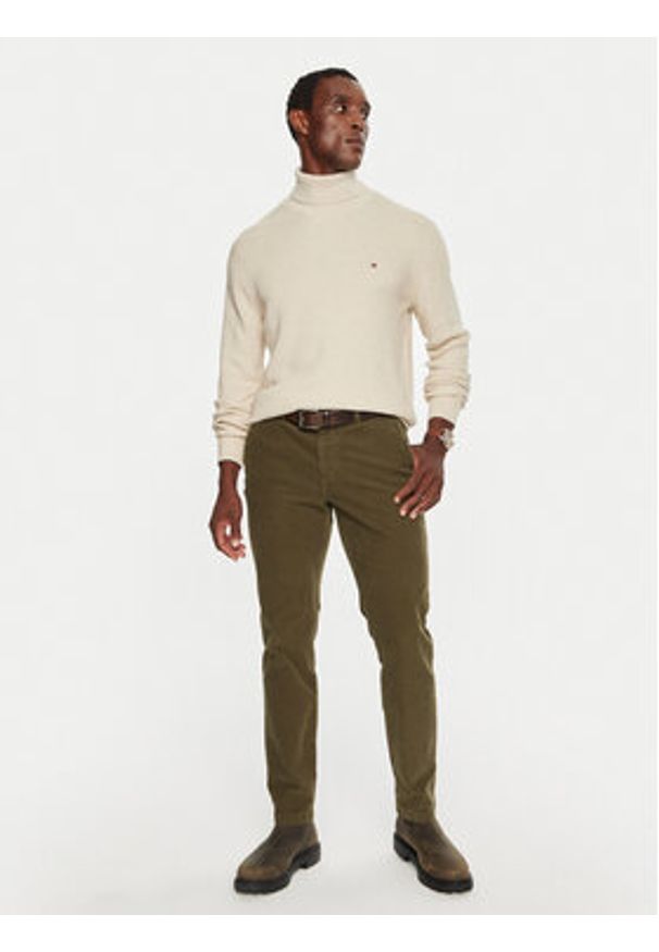 TOMMY HILFIGER - Tommy Hilfiger Spodnie materiałowe MW0MW32932 Khaki Regular Fit. Kolor: brązowy. Materiał: sztruks