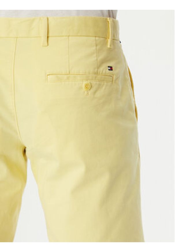TOMMY HILFIGER - Tommy Hilfiger Szorty materiałowe Brooklyn MW0MW23563 Żółty Regular Fit. Kolor: żółty. Materiał: bawełna