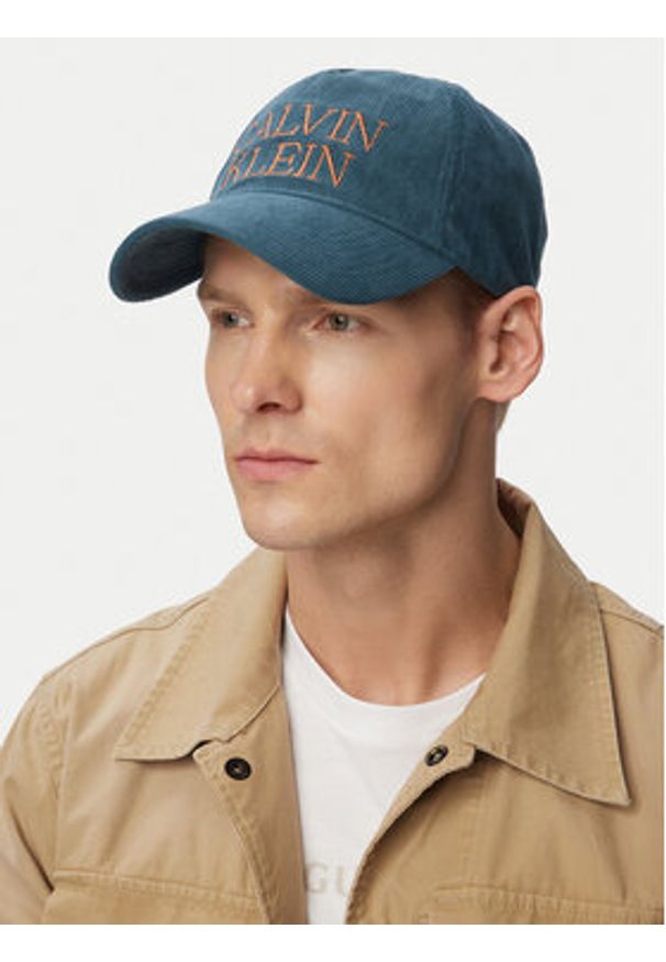 Calvin Klein Czapka z daszkiem Corduroy Graphic 5 Panel Cap LV04D5064G Granatowy. Kolor: niebieski. Materiał: bawełna