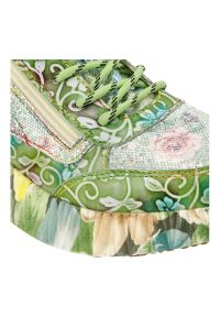 Zielone Sneakersy Laura Vita Modne Obuwie Damskie. Okazja: na co dzień, na spacer. Zapięcie: sznurówki. Kolor: zielony. Materiał: skóra. Szerokość cholewki: normalna. Wzór: aplikacja, kwiaty. Styl: klasyczny, casual #8