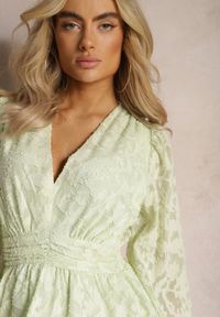 Renee - Jasnozielona Mini Sukienka o Rozkloszowanym Kroju z Falbankami i Marszczeniami Sealine. Typ kołnierza: kołnierz z falbankami. Kolor: zielony. Typ sukienki: rozkloszowane. Długość: mini #5