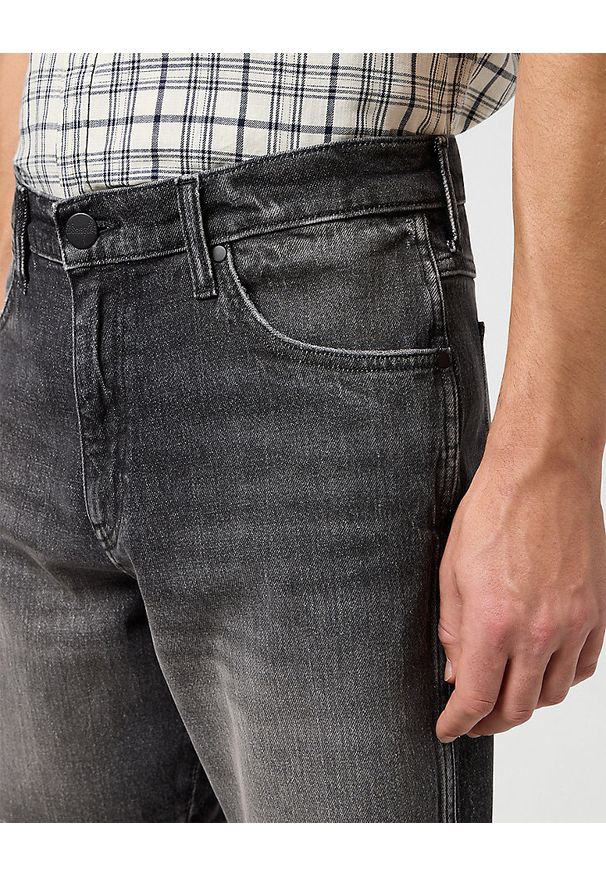 Wrangler - WRANGLER MĘSKIE SZORTY JEANSOWE FRONTIER SHORT Marshall 112350897 W16W016320. Materiał: jeans