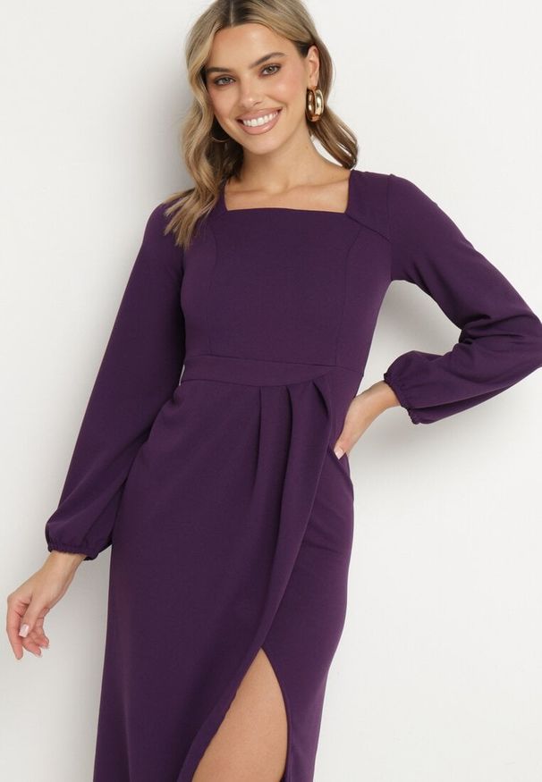 Born2be - Fioletowa Koktajlowa Sukienka z Kopertowym Dołem i Ściągaczami przy Rękawach Felilena. Kolor: fioletowy. Sezon: wiosna, lato. Typ sukienki: kopertowe. Styl: wizytowy