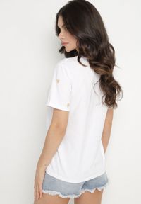Born2be - Biało-Beżowy T-shirt z Bawełny w Serca Kolavelle. Okazja: na co dzień, na spacer. Kolor: biały. Materiał: bawełna. Styl: klasyczny, casual #5
