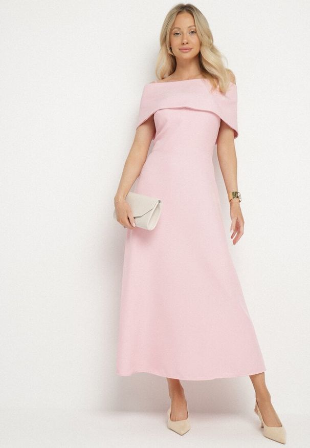 Born2be - Różowa Sukienka o Rozkloszowanym Kroju na Ramiączkach z Wywijanym Dekoltem Jenathia. Okazja: na ślub cywilny, na imprezę, na wesele, na studniówkę. Kolor: różowy. Długość rękawa: na ramiączkach