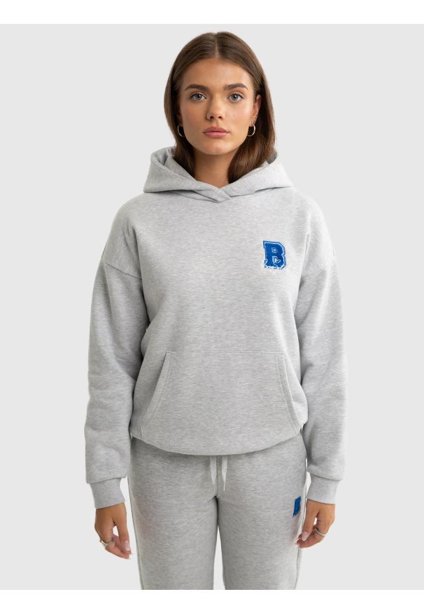 Big-Star - Bluza dziewczęca z kapturem z aplikacją szara Letta 901. Typ kołnierza: kaptur. Kolor: szary. Materiał: skóra, materiał. Wzór: aplikacja. Styl: klasyczny, sportowy
