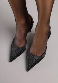 Renee - Czarne Sandały Corsana. Zapięcie: pasek. Kolor: czarny. Materiał: jedwab, len, satyna. Wzór: aplikacja. Obcas: na obcasie. Styl: wizytowy. Wysokość obcasa: średni #4