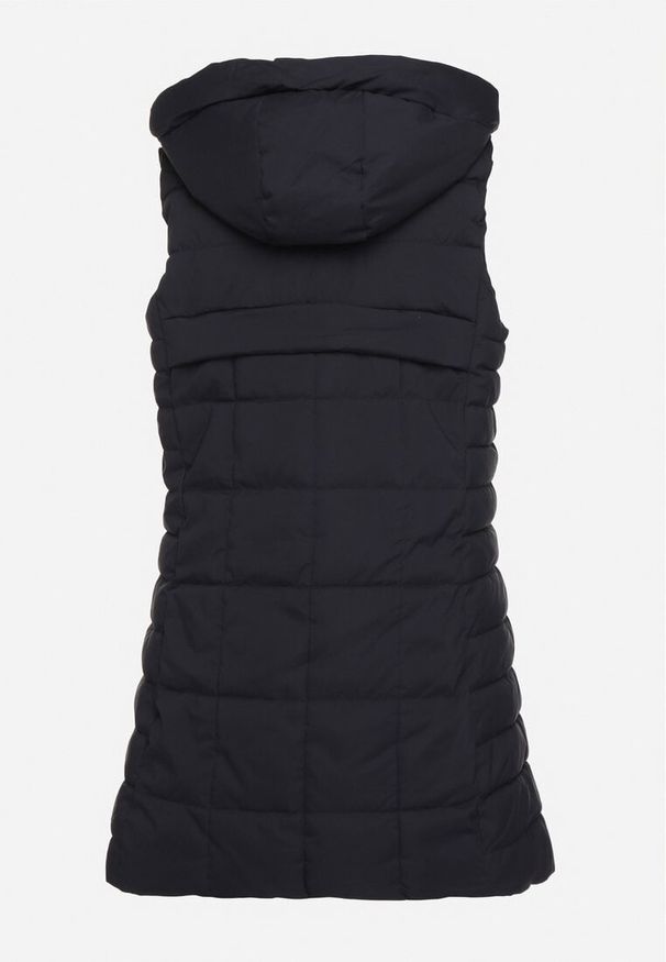 Born2be - Granatowa Pikowana Kamizelka z Odpinanym Kapturem i Kieszeniami na Suwak Anoria. Okazja: na co dzień. Kolor: niebieski. Materiał: jeans, tkanina. Wzór: aplikacja. Styl: klasyczny, casual