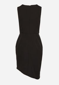 Born2be - Czarna Sukienka Vices Dopasowana Asymetryczna z Błyszczącą Wstawką Tolivena. Okazja: na co dzień. Typ kołnierza: dekolt w kształcie V. Kolor: czarny. Materiał: materiał. Wzór: aplikacja. Typ sukienki: asymetryczne. Styl: casual, elegancki #4