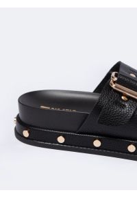 Big-Star - Klapki damskie na podwyższonej podeszwie czarne NN274082 906. Kolor: czarny. Materiał: skóra, syntetyk, jeans. Styl: elegancki, rockowy, klasyczny #3