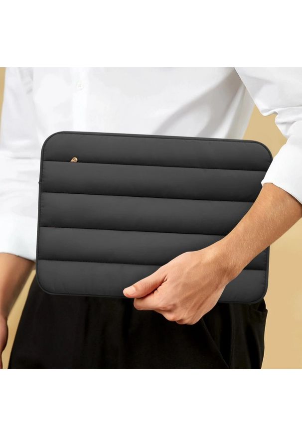 TECH-PROTECT - Etui Tech-Protect Fluffy Laptop 13-14 czarny. Kolor: czarny. Materiał: materiał. Styl: elegancki, casual