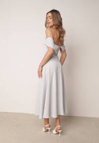 Born2be - Niebieska Koktajlowa Sukienka VICES Hiszpanka o Rozkloszowanym Kroju Diolora. Typ kołnierza: dekolt hiszpanka. Kolor: niebieski. Materiał: poliester. Typ sukienki: rozkloszowane. Styl: wizytowy #3