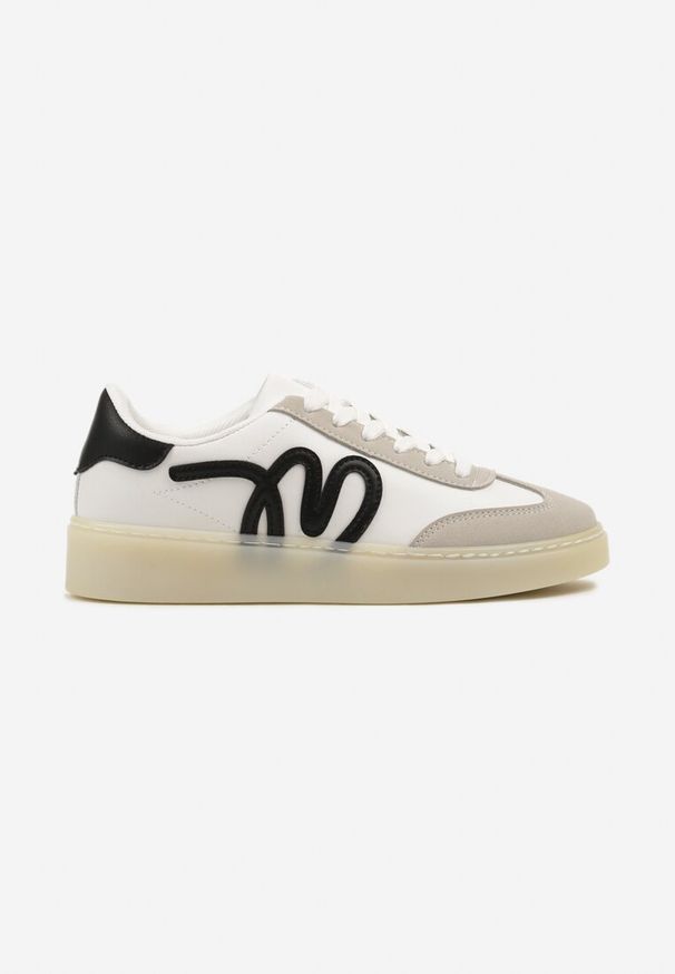 Born2be - Białe Sneakersy w Stylu Klasycznych Tenisówek z Ozdobną Aplikacją Elddiva. Okazja: na co dzień. Nosek buta: okrągły. Zapięcie: sznurówki. Kolor: biały. Materiał: jeans. Wzór: aplikacja. Sezon: wiosna, lato