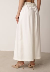 Born2be - Jasnobeżowa Wiskozowa Spódnica o Rozkloszowanym Kroju z Plisami i Paskiem Rolea. Okazja: na co dzień, na randkę, na imprezę. Kolor: beżowy. Materiał: wiskoza. Długość: długie. Styl: elegancki, klasyczny, casual #7