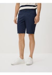 Reserved - Bawełniane szorty chino - granatowy. Kolor: niebieski. Materiał: bawełna