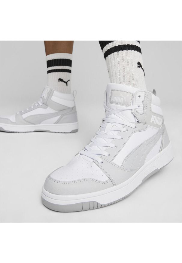 Buty do chodzenia męskie Puma Rebound V6. Kolor: szary, biały, wielokolorowy. Materiał: skóra, materiał. Szerokość cholewki: normalna. Sport: turystyka piesza