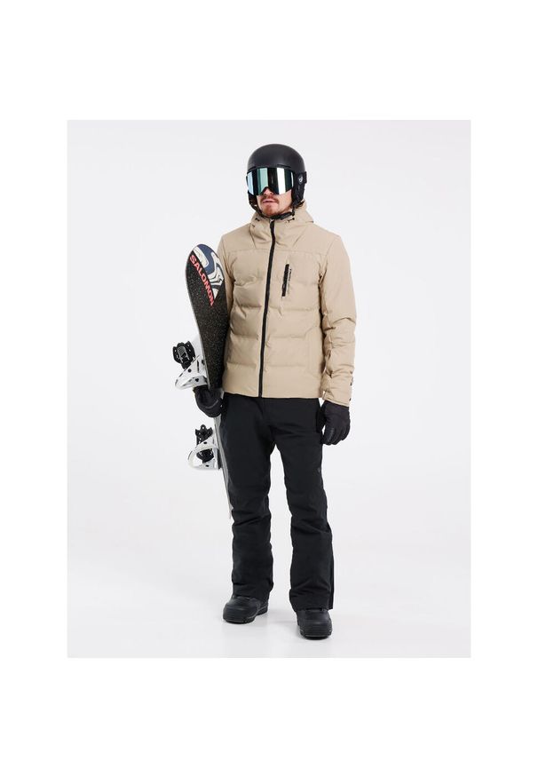 Kurtka puchowa Protest Superior 23. Kolor: wielokolorowy, beżowy, brązowy. Materiał: puch. Sezon: zima. Sport: narciarstwo