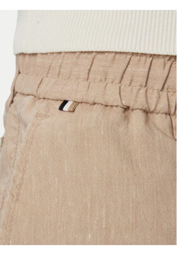 BOSS Szorty materiałowe Kane1 50557537 Beżowy Regular Fit. Kolor: beżowy. Materiał: syntetyk