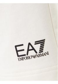 EA7 Emporio Armani Szorty sportowe 8NPS65 PJVRZ U0004 Écru Regular Fit. Materiał: bawełna. Styl: sportowy #3