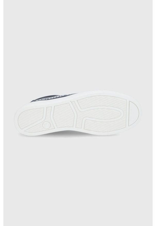 G-Star RAW - G-Star Raw Buty kolor czarny na płaskiej podeszwie. Nosek buta: okrągły. Zapięcie: sznurówki. Kolor: czarny. Materiał: guma. Obcas: na płaskiej podeszwie