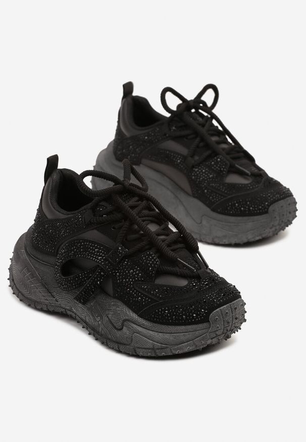 Renee - Czarne Sneakersy z Cyrkoniami i Ozdobnym Sznurowaniem Sorvea. Okazja: na co dzień, na spacer. Kolor: czarny. Sport: turystyka piesza