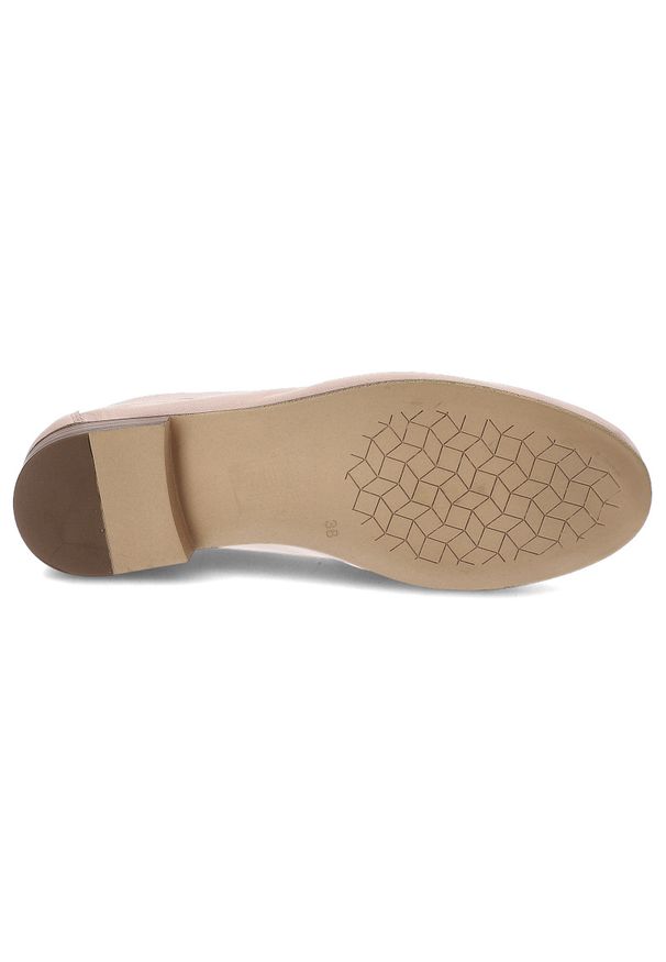 Różowe Półbuty Venezia Modne Obuwie Damskie. Okazja: do pracy, na spotkanie biznesowe. Kolor: różowy. Materiał: skóra. Sezon: lato. Obcas: na obcasie. Styl: klasyczny, elegancki, biznesowy. Wysokość obcasa: niski