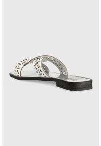 Karl Lagerfeld klapki skórzane SKOOT damskie kolor biały KL80429. Kolor: biały. Materiał: skóra. Wzór: gładki #2