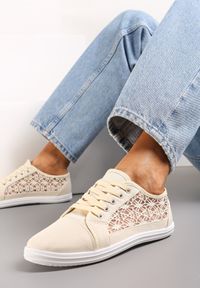 Born2be - Beżowe Tenisówki z Ażurowymi Bokami Ariemessa. Okazja: na co dzień. Kolor: beżowy. Wzór: ażurowy. Sezon: lato. Styl: casual #3