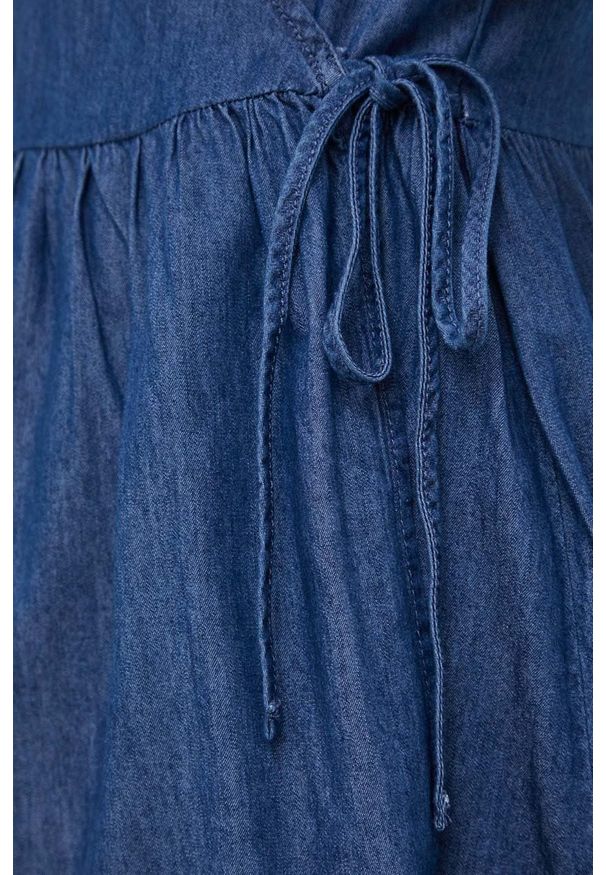 JDY sukienka jeansowa mini rozkloszowana. Kolor: niebieski. Materiał: jeans. Typ sukienki: rozkloszowane. Długość: mini