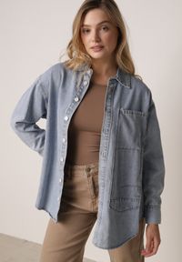 Born2be - Niebieska Koszula Jeansowa z Bawełną Ozdobiona Przeszyciami Junie. Kolor: niebieski. Materiał: jeans, bawełna. Wzór: aplikacja. Styl: elegancki #1