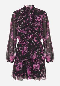 Born2be - Czarno-Fioletowa Rozkloszowana Sukienka Kwiatowa z Falbankami i Gumką w Pasie Zinilda. Okazja: na co dzień. Typ kołnierza: kołnierz z falbankami. Kolor: czarny. Wzór: kwiaty. Typ sukienki: rozkloszowane, proste. Styl: casual, elegancki #7