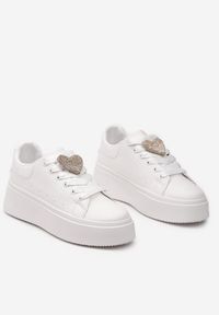 Born2be - Białe Sneakersy Caius. Kolor: biały. Materiał: materiał, satyna, skóra ekologiczna. Szerokość cholewki: normalna. Obcas: na platformie